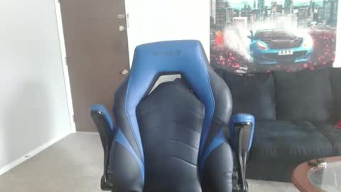 Tommy Strokes online show from February 3, 6:24 pm