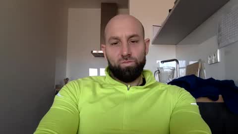 Thomas Fit online show from December 5, 9:06 am