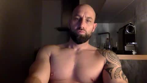 Thomas Fit online show from December 14, 10:39 pm