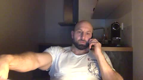 Thomas Fit online show from January 2, 9:28 pm