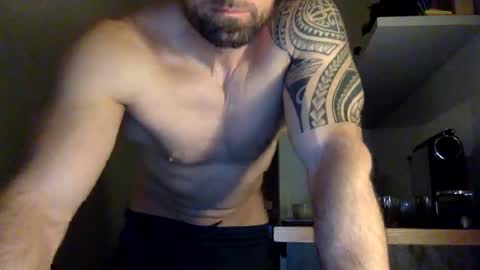 Thomas Fit online show from March 3, 8:54 pm