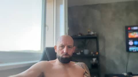 Thomas Fit online show from August 4, 5:10 am