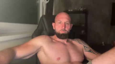 Thomas Fit online show from August 8, 8:00 pm