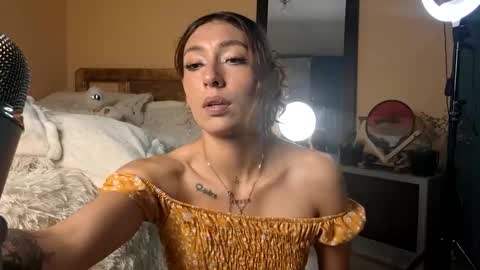 leyla  online show from March 12, 12:20 am