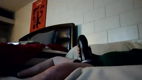 Snapshot of tomthebomb347 chatting on November 30, 7:23 am tomthebomb347 online show from November 30, 7:23 am