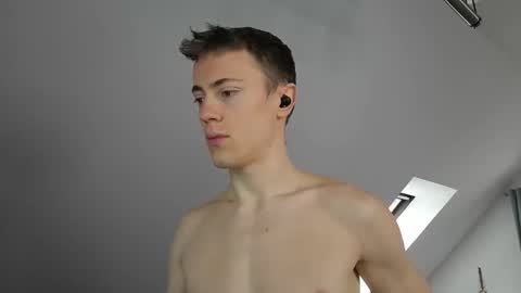 tomtimon11 online show from November 3, 11:22 am