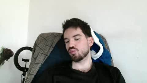 Snapshot of tomylind chatting on March 22, 10:07 am Onlyfans - Tomylind keep you in touch there online show from March 22, 10:07 am