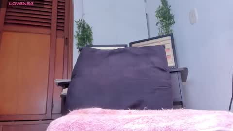 Snapshot of ton_amourrx chatting on March 25, 12:16 am lady blue online show from March 25, 12:16 am