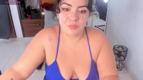 Snapshot of ton_amourrx chatting on June 1, 11:39 pm lady blue online show from June 1, 11:39 pm