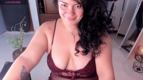 Snapshot of ton_amourrx chatting on July 22, 10:56 pm lady blue online show from July 22, 10:56 pm