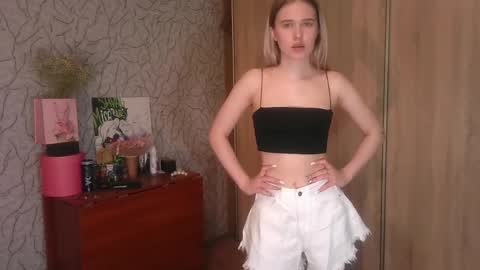Snapshot of toni_pittmann chatting on June 9, 3:34 pm toni_pittmann online show from June 9, 3:34 pm