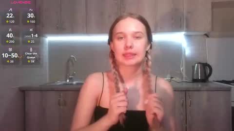 Snapshot of toni_pittmann chatting on June 11, 6:39 pm toni_pittmann online show from June 11, 6:39 pm