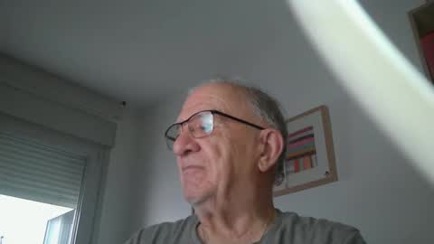 Snapshot of tonicaxondo_22 chatting on October 13, 4:07 pm tonicaxondo_22 online show from October 13, 4:07 pm