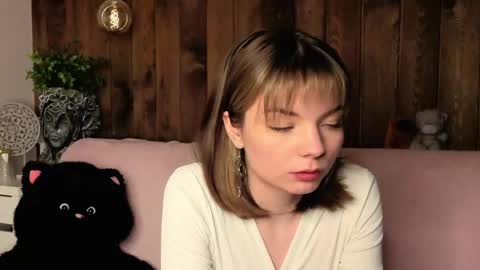 Melissa online show from June 7, 7:28 pm