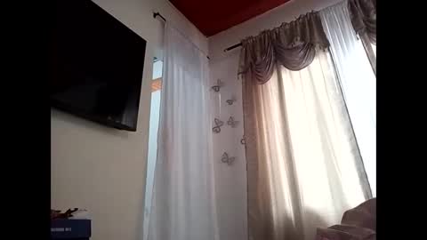 tonniyestrella1026 online show from April 28, 10:26 pm