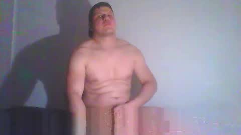 Snapshot of tonny54880 chatting on February 6, 8:02 pm tonny54880 online show from February 6, 8:02 pm