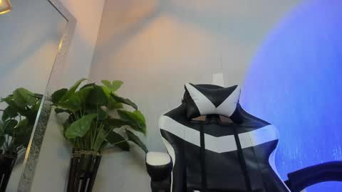 Snapshot of tonny_collins chatting on November 23, 6:30 pm tonny_collins online show from November 23, 6:30 pm