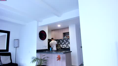 tony muscle1 online show from December 14, 9:35 pm