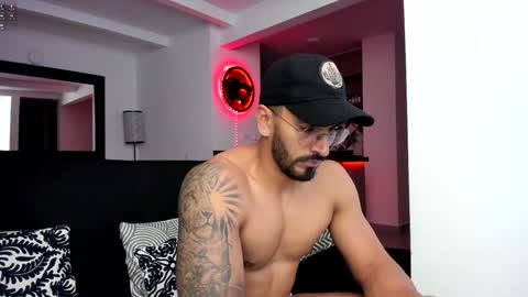 tony muscle1 online show from December 23, 12:35 am