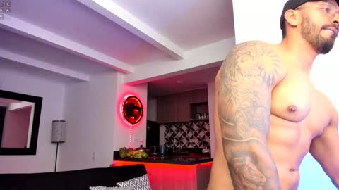 tony muscle1 online show from December 25, 2:35 am