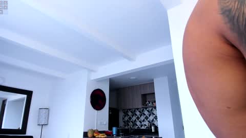 tony muscle1 online show from December 26, 10:20 pm