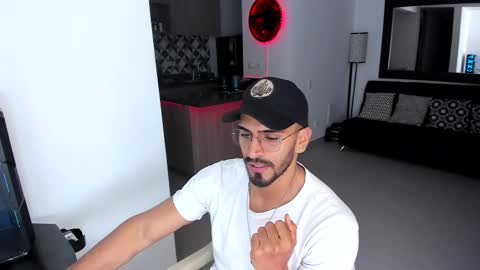 tony muscle1 online show from March 11, 12:00 am