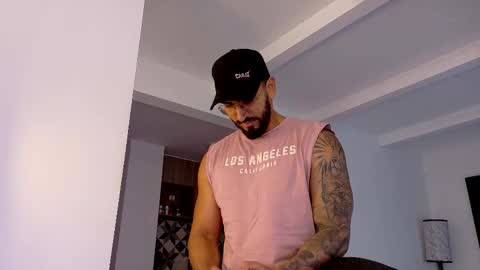 tony muscle1 online show from January 15, 8:45 pm