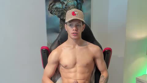 Snapshot of tony_petrov chatting on September 10, 7:08 am tony_petrov online show from September 10, 7:08 am