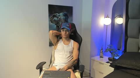 Snapshot of tony_petrov chatting on October 3, 2:52 am tony_petrov online show from October 3, 2:52 am