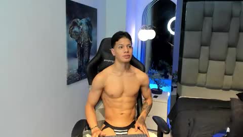 Snapshot of tony_petrov chatting on October 12, 6:12 am tony_petrov online show from October 12, 6:12 am