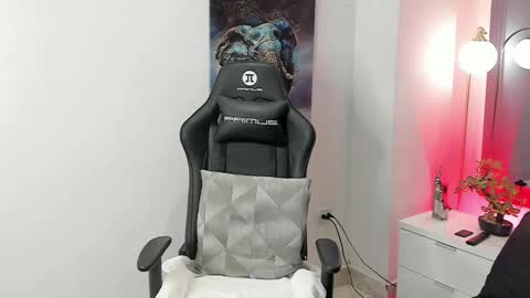 Snapshot of tony_petrov chatting on October 22, 3:07 am tony_petrov online show from October 22, 3:07 am