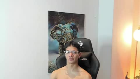 Snapshot of tony_petrov chatting on October 23, 4:23 am tony_petrov online show from October 23, 4:23 am