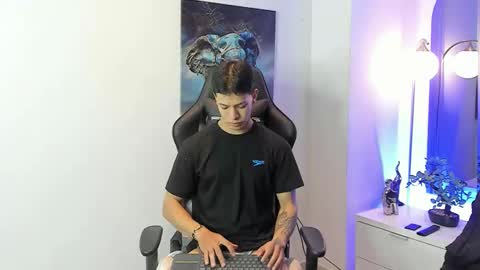 Snapshot of tony_petrov chatting on November 2, 9:55 am tony_petrov online show from November 2, 9:55 am