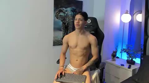 Snapshot of tony_petrov chatting on November 10, 12:59 pm tony_petrov online show from November 10, 12:59 pm