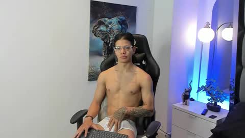 Snapshot of tony_petrov chatting on November 16, 1:28 pm tony_petrov online show from November 16, 1:28 pm