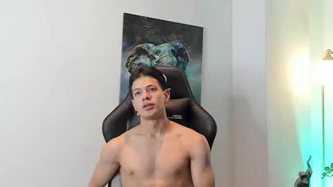 Snapshot of tony_petrov chatting on November 23, 4:45 am tony_petrov online show from November 23, 4:45 am