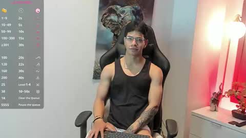 Snapshot of tony_petrov chatting on December 18, 4:51 am tony_petrov online show from December 18, 4:51 am