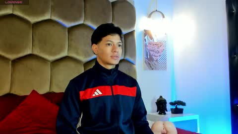 tony_petrov online show from June 7, 1:59 pm