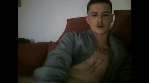 tonystrawberry online show from February 7, 12:47 am