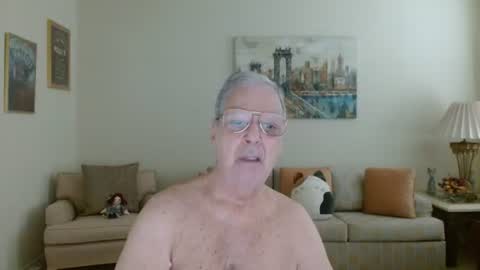 Snapshot of tonysview12000 chatting on July 11, 12:35 am tonysview12000 online show from July 11, 12:35 am