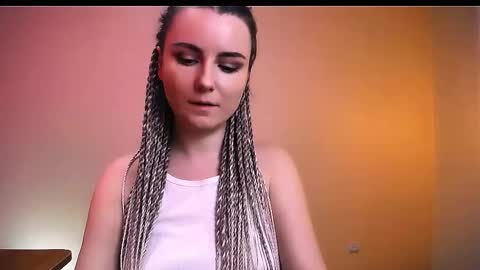 Snapshot of too_beautiful chatting on March 4, 7:31 pm Elizabeth online show from March 4, 7:31 pm