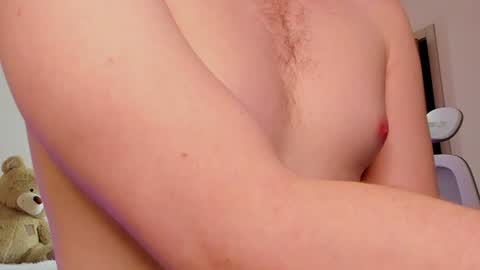 Snapshot of toohornyserj chatting on December 17, 12:23 am toohornyserj online show from December 17, 12:23 am