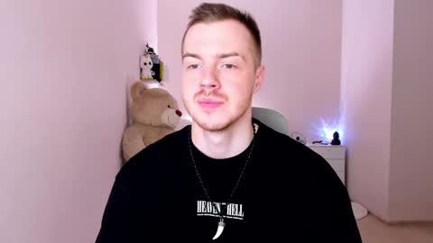 Snapshot of toohornyserj chatting on February 12, 9:43 pm toohornyserj online show from February 12, 9:43 pm