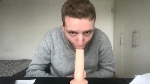 Max online show from February 4, 10:32 am