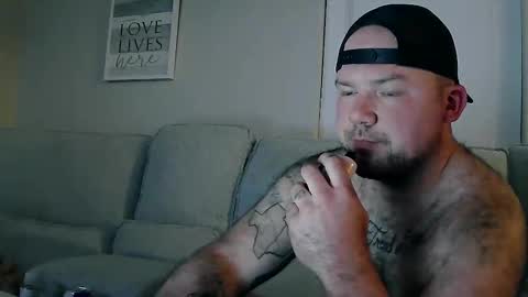 Snapshot of toomuchboost32 chatting on March 8, 5:59 am toomuchboost32 online show from March 8, 5:59 am