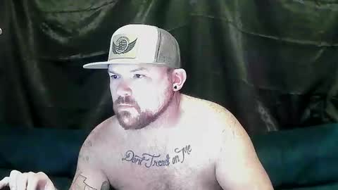 Snapshot of toomuchboost32 chatting on December 14, 8:02 pm toomuchboost32 online show from December 14, 8:02 pm