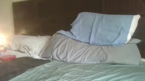 Snapshot of tootall803 chatting on December 13, 9:09 pm TooTall803 online show from December 13, 9:09 pm