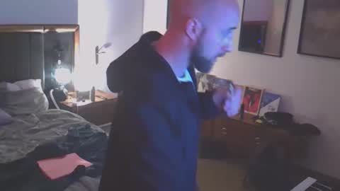 tootsybird online show from March 29, 12:10 am