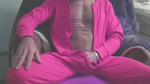 topfortwinks online show from December 25, 5:26 pm