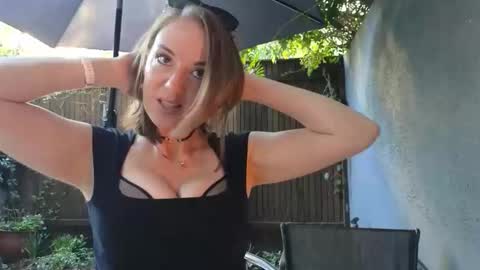 Snapshot of topsywilde chatting on March 13, 7:15 am Topsy online show from March 13, 7:15 am